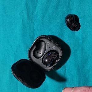 Samsung earbuds